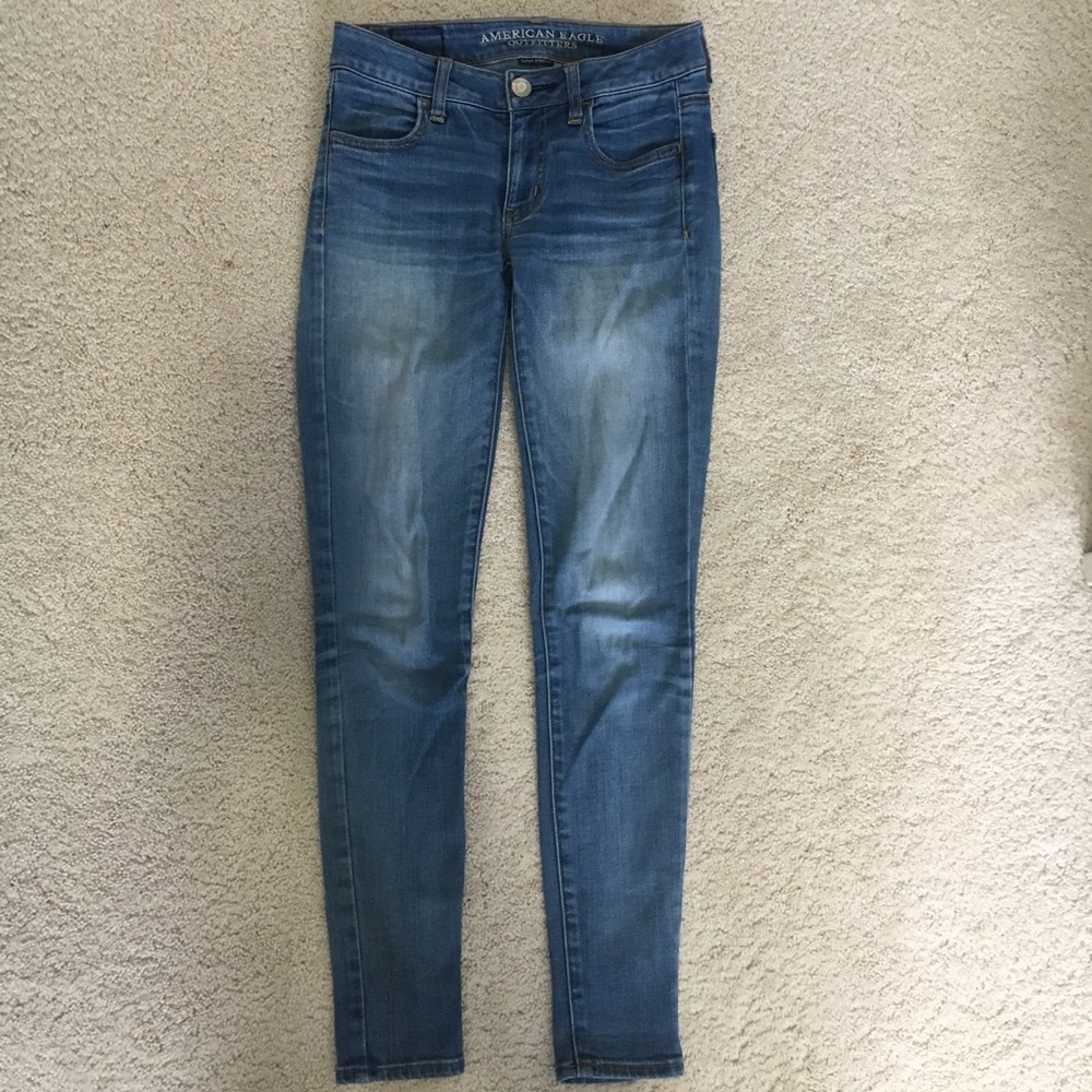 American Eagle Medium Wash Skinny Jeans